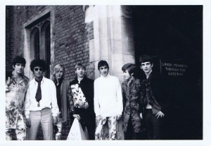 Jo Jo Gunne, Hampton Court Palace (October/ November) 1967, left to right: Tom Marshall, Alan Barratt, Alan Townsend, Ronny Butterworth, Paul Maher, Simon Spackman and Don Bax