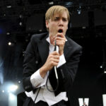 Howlin Pete of The Hives
