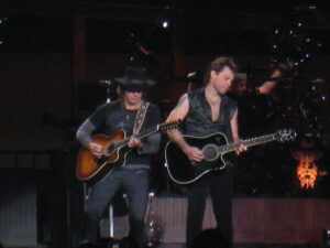 "Bon Jovi!" (CC BY-SA 2.0) by mastermaq