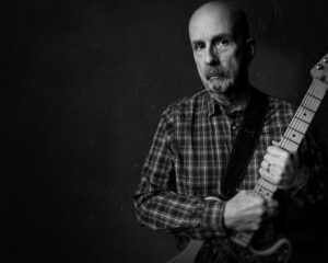 Peter Holsapple (Credit: Bill Reaves)