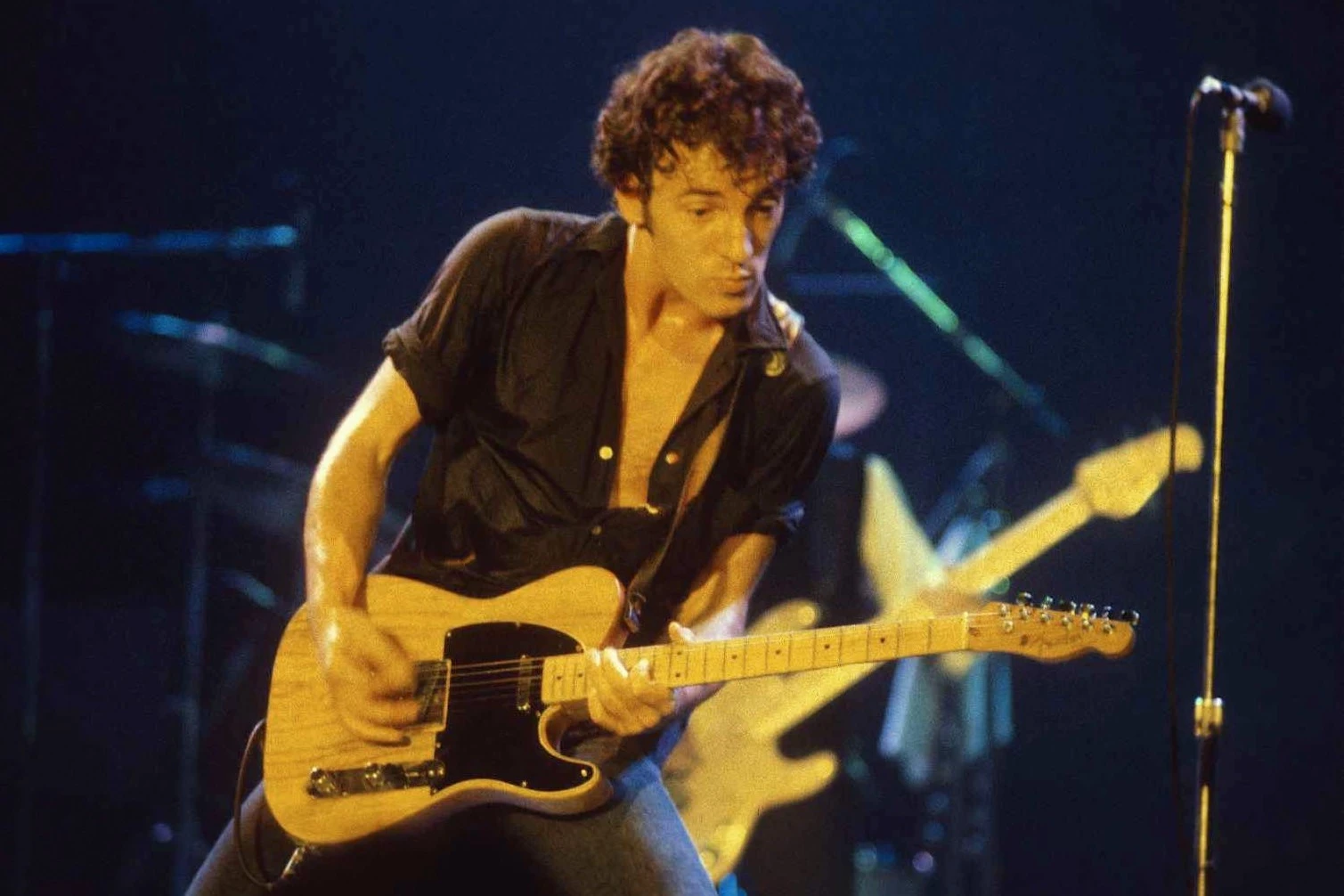 By Carl Lender - Bruce Springsteen at the New Haven Coliseum, CC BY 2.0, https://commons.wikimedia.org/w/index.php?curid=137161168
