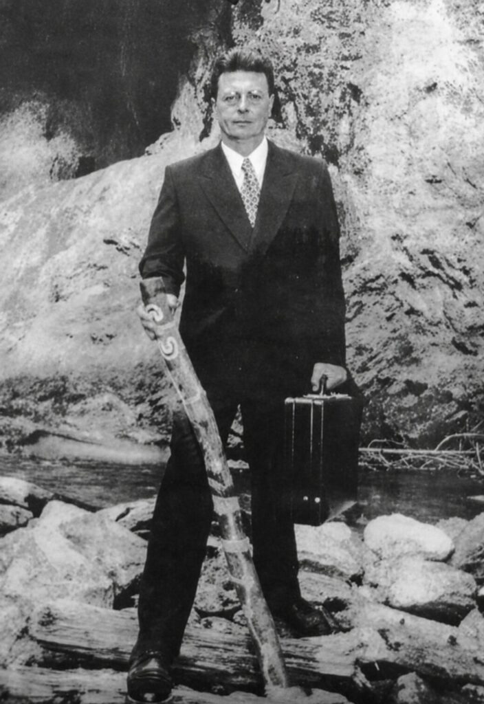 Shiva Jones 1980s with didgeridoo (from Singsong/Shiva Jones)